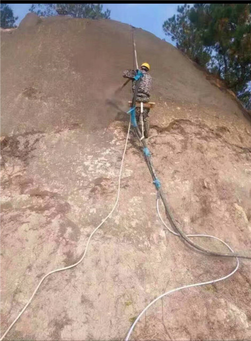 spb8型濕式混凝土噴射機(jī)(金屬礦專(zhuān)用)